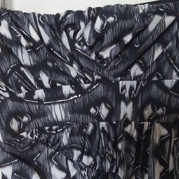 Black and white sleeveless dress size 3 - Picture 2 of 3